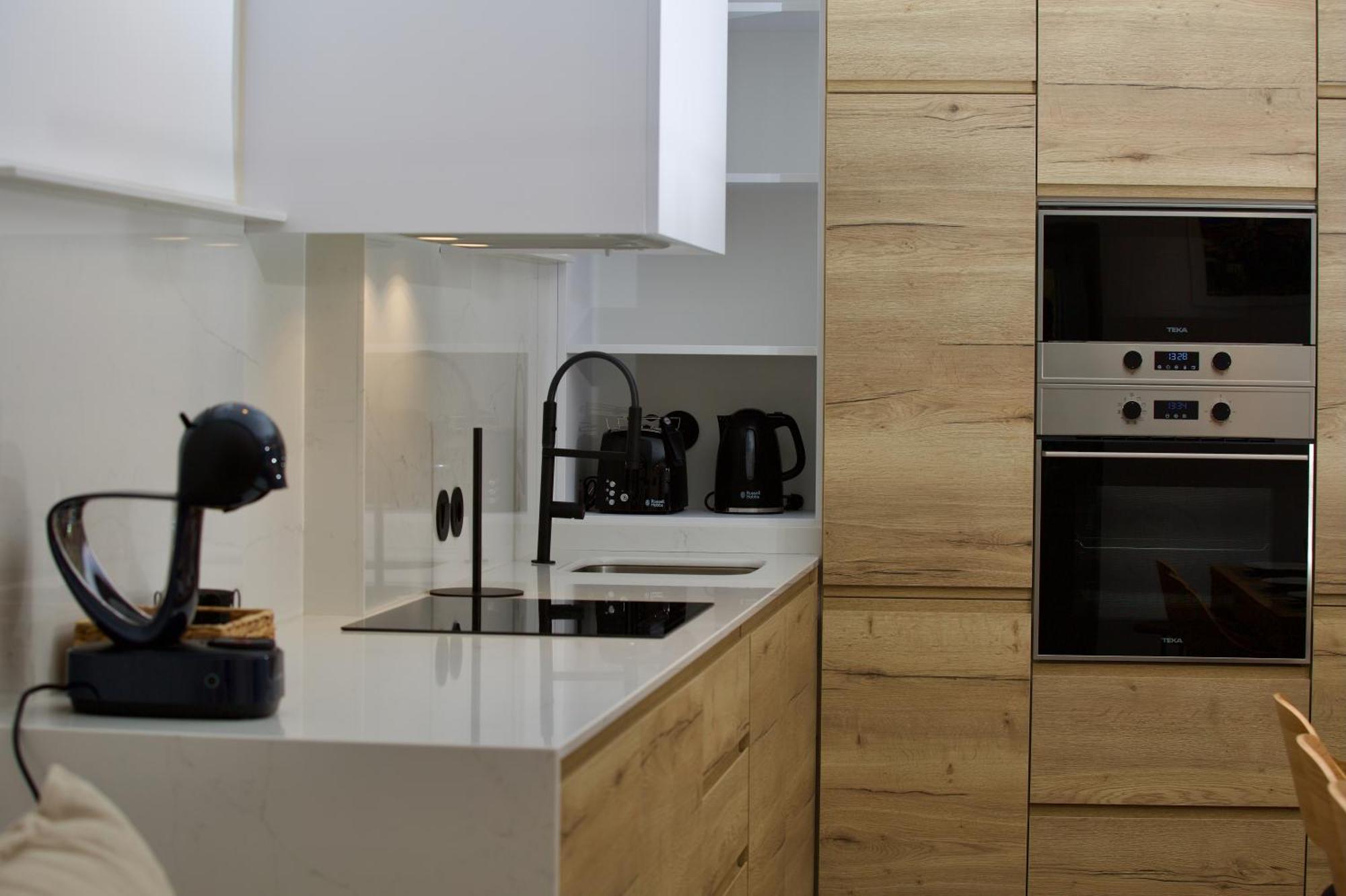 Amando Perez Apartment *